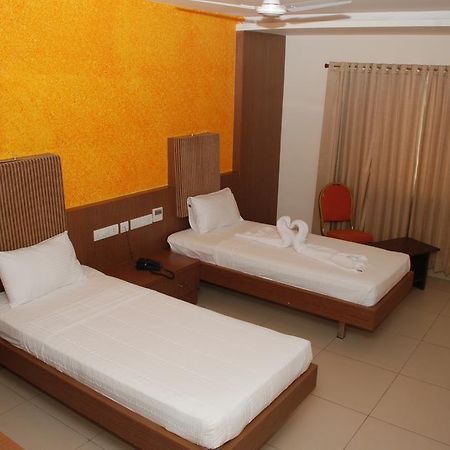 Hotel Pla Amrith Inn Tiruchirappalli Camera foto