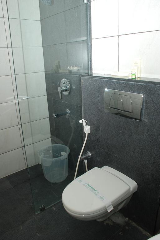 Hotel Pla Amrith Inn Tiruchirappalli Esterno foto