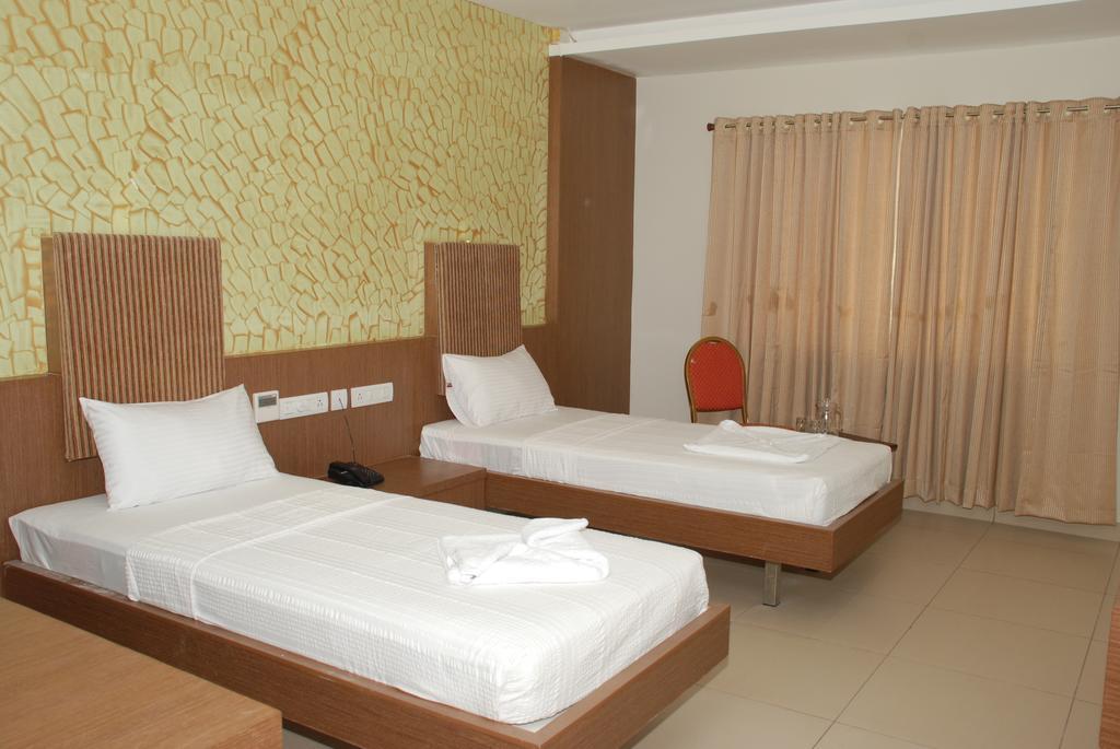 Hotel Pla Amrith Inn Tiruchirappalli Camera foto