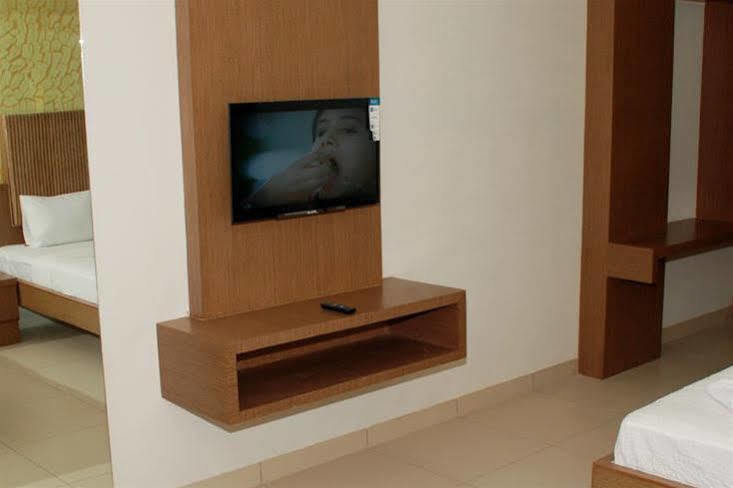 Hotel Pla Amrith Inn Tiruchirappalli Esterno foto